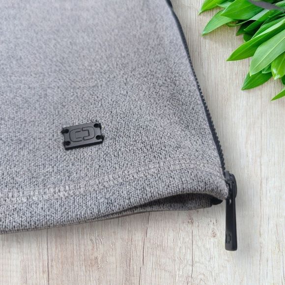 NWOT OGIO TRANSITION PULLOVER TOP - Picture 2 of 6